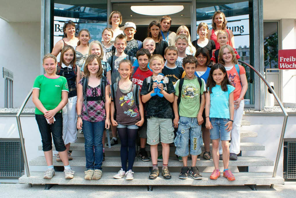 Die Klasse 4g der Julius-Leber-Schule, Außenstelle Gündlingen mit ihrer Lehrerin Frau Schild Die Klasse 4g der Julius-Leber-Schule, Außenstelle Gündlingen mit ihrer Lehrerin Frau Schild