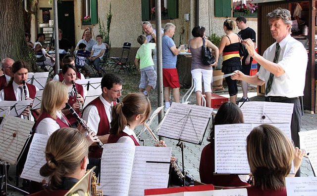 Viel Musik gab es beim Alemannenhock i... Musikverein Biengen (Foto) trat auf.   | Foto: Silvia Faller