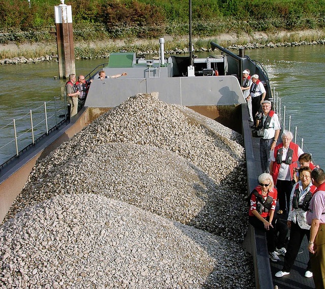 Wie man dem Rhein Geschiebe zugibt, da...Fahrt nach  Iffezheim selbst erleben.   | Foto: Stephan Hoferer