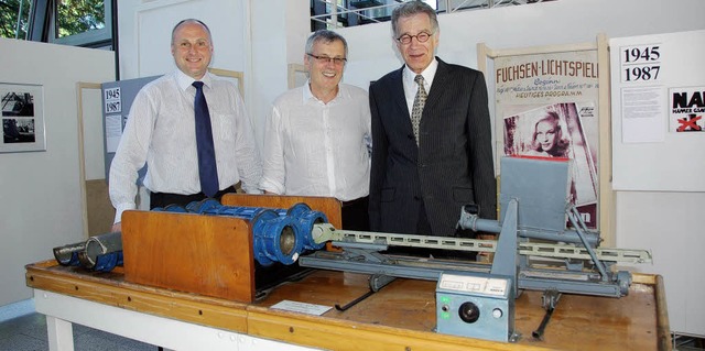 Umgezogen ins Rathausfoyer ist die Aus...ner Schleudermaschine fr Betonrohre.   | Foto: Gerhard Walser