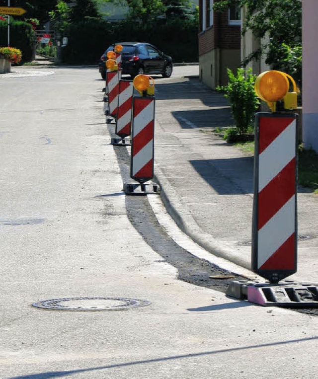 Nur 30 Zentimeter tief ist der Graben,...ht als bei frheren Tiefbauverfahren.   | Foto: Jutta Schtz