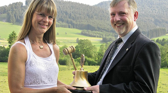 Die neue und erste Prsidentin des Lio...ich und Vorgnger  Frank Schwerdtner.   | Foto: Spiegelhalter