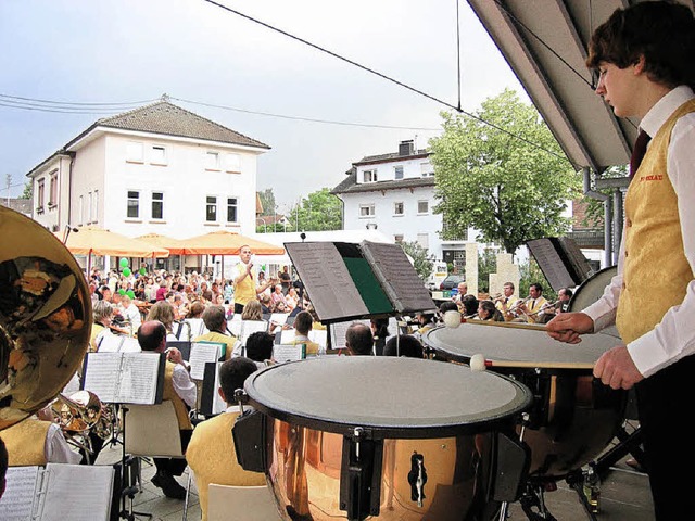 Openair-Konzert auf dem Rathausplatz.  | Foto: Michael Haberer