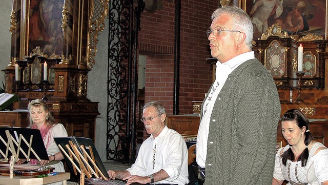 Janine Diehr, Elke Bohnert, Robert May...ieder und Zithermusik&quot; erklingen.  | Foto: Binner-Schwarz