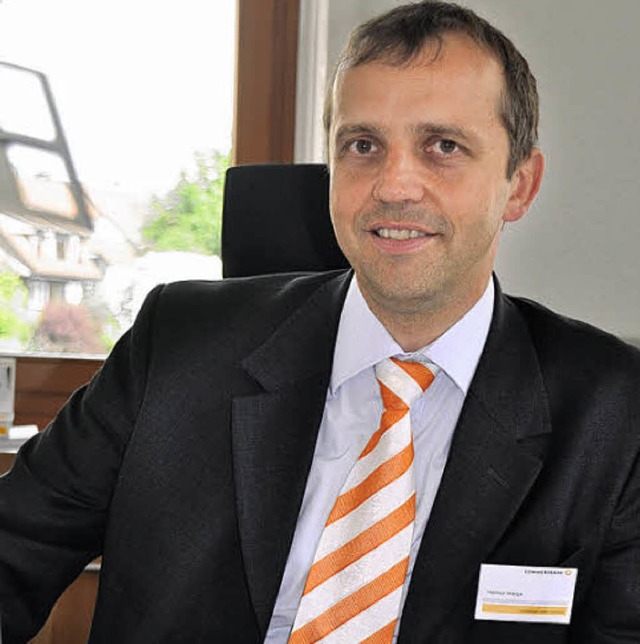 Helmut Warga ist neuer Filialdirektor der Commerzbank in Bad Sckingen.   | Foto: Elisabeth Willers