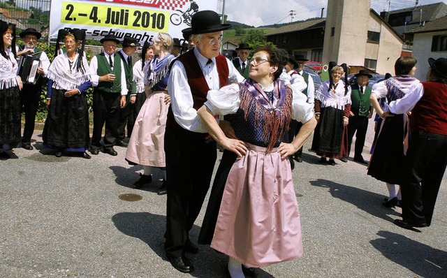 Trachten und Folklore gab es in Schweighausen zu sehen.   | Foto: heidi fssel