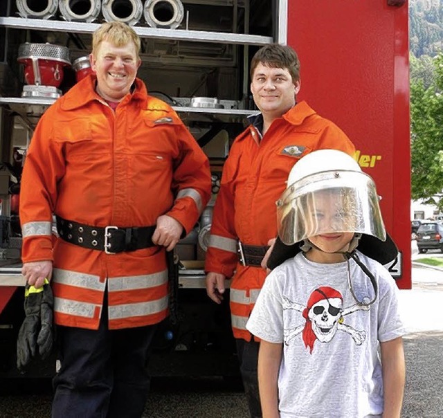 Die Feuerwehr Raitbach besuchte den Kindergarten.   | Foto: Privat