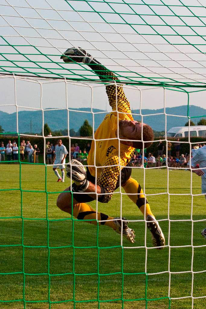 Der SC Freiburg schlgt eine Regionalauswahl in Kenzingen mit 10:0.