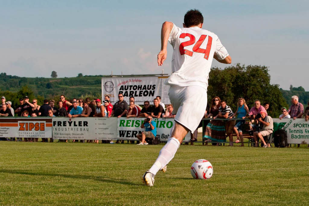 Der SC Freiburg schlgt eine Regionalauswahl in Kenzingen mit 10:0.