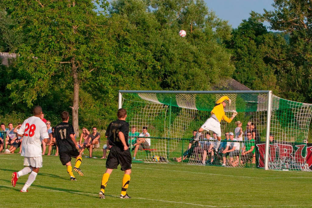 Der SC Freiburg schlgt eine Regionalauswahl in Kenzingen mit 10:0.