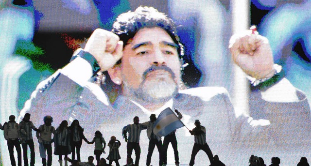 Inzwischen lieben und verehren die Arg...ego Armando Maradona auch als Trainer.  | Foto: afp