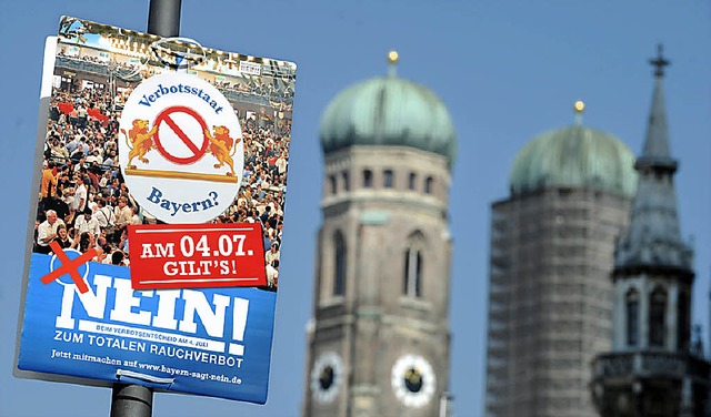 Plakat gegen   Rauchverbot  | Foto: DDP