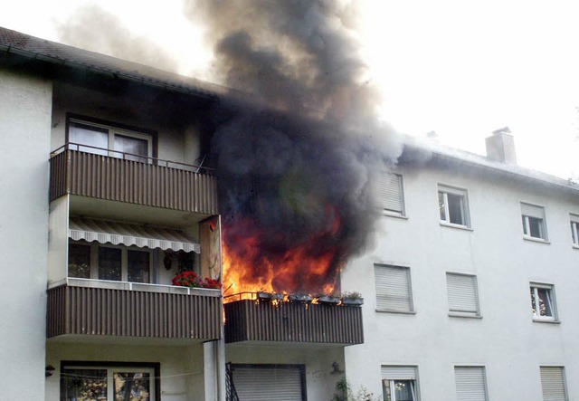 Die Wohnung brannte vllig aus.  | Foto: Wolfgang Knstle