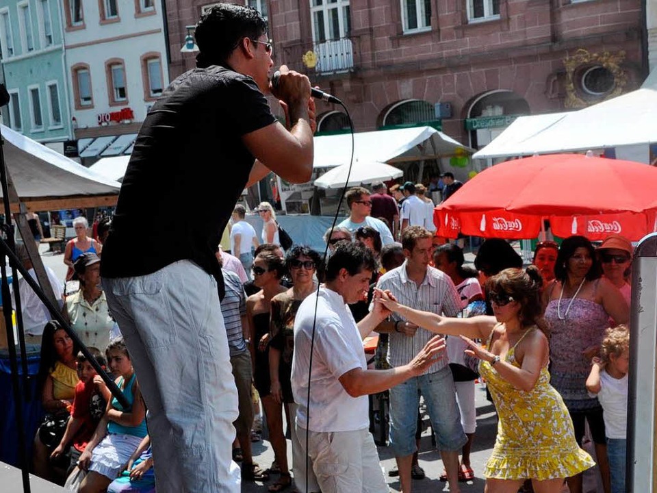Eine ausgelassene Stimmung herrschte b... Sommerfest auf dem Alten Marktplatz.   | Foto: Barbara Ruda