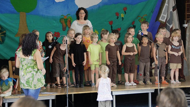Der Kindergarten Wallbach prsentierte...erhalle  das &#8222;Jahresrad&#8220;.   | Foto: Hrvoje Miloslavic