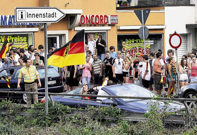 Dicht an dicht standen, wie hier an de... die fr den Verkehrsfluss sorgte.      | Foto: Herbst