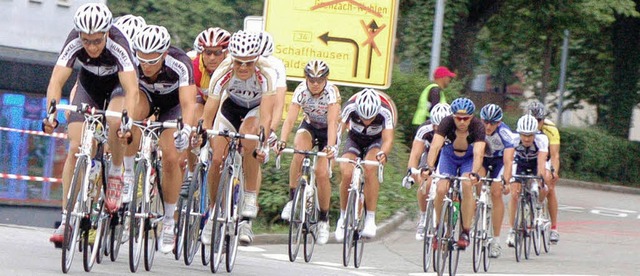 Immer vorneweg: Das Team der  Racing-S...rrschte beim Abendkriterium das Feld.   | Foto: birlin