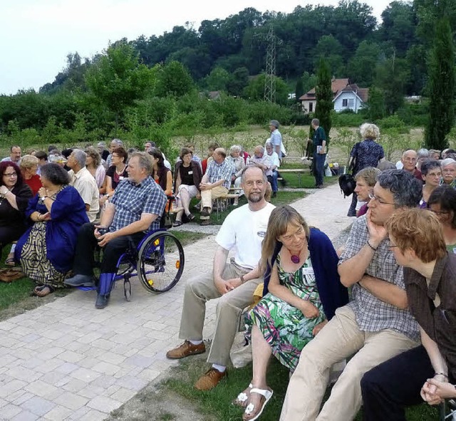 Zahlreiche Gste trafen sich am Samsta...n  mit viel Poesie und schner Musik.   | Foto: Claudia Gempp