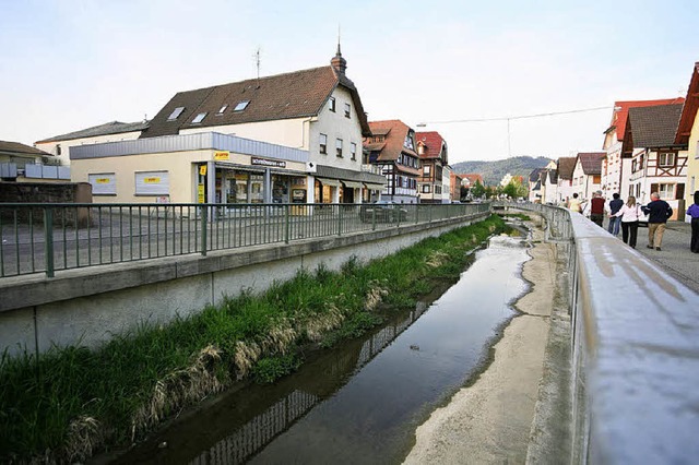 Der Dorfbach stank am Wochenende nach Abwssern    | Foto: Bastian Henning