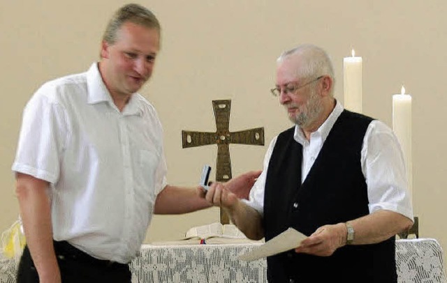 Fr 50-jhrige Mitgliedschaft im Posau...er Buess (rechts) die goldene Nadel.    | Foto: Miloslavic