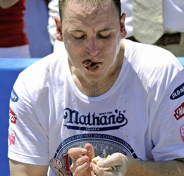 Joey Chestnut whrend des Wettkampfs  | Foto: dpa