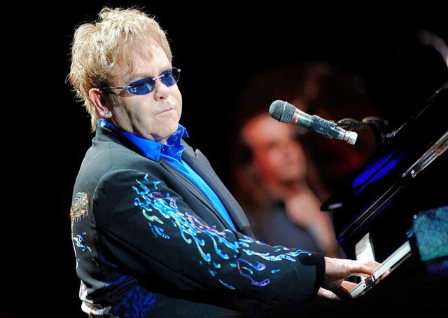Elton John tritt in Straburg mit dem Percussionisten Ray Cooper auf.  | Foto: dpa