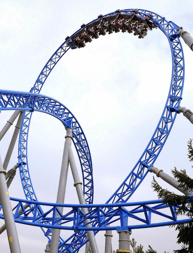 Die neuste Achterbahn mit Looping:  die Blue Fire   | Foto: dpa