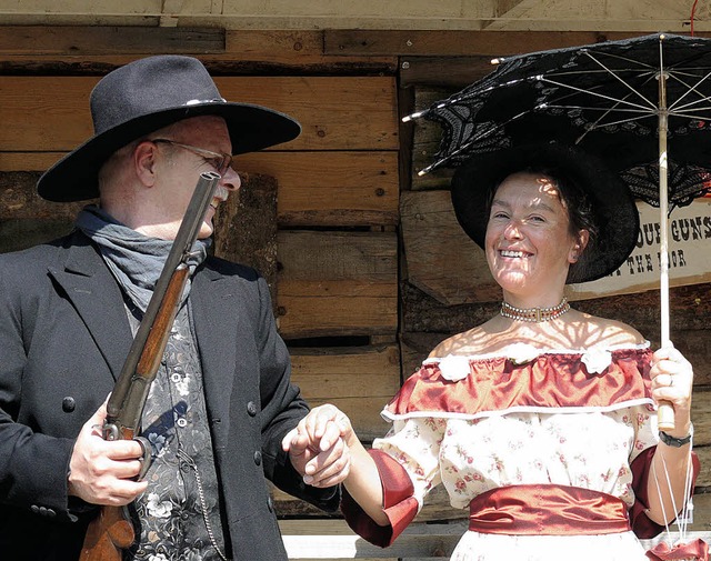 Historisch korrekt gekleidet versammelten sich die Westernfans in Schluchsee.  | Foto: Ute Aschendorf