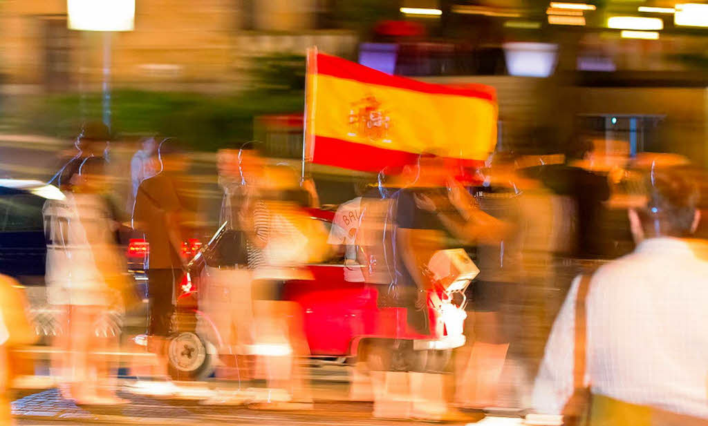 Die ganze Bandbreite der Fuball-Gefhle: Die Freiburger Innenstadt nach dem 0:1 der deutschen Elf gegen Spanien.