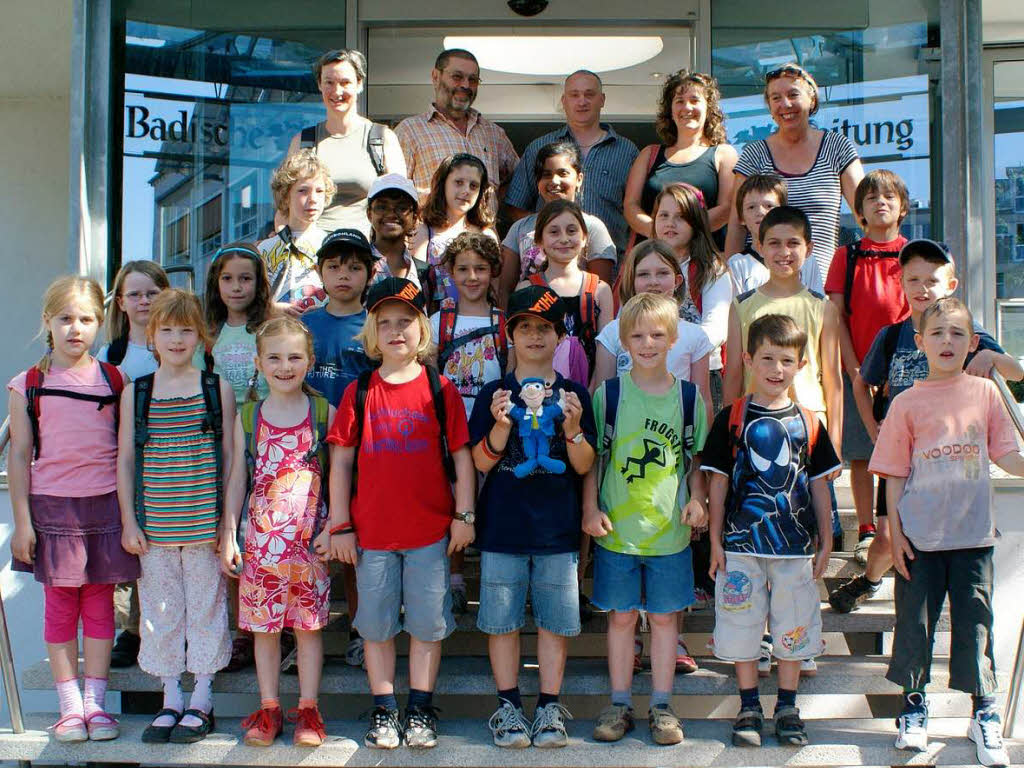 Die Klasse F1 der Lortzing Grundschule mit ihrer Lehrerin Frau Heß Die Klasse F1 der Lortzing Grundschule mit ihrer Lehrerin Frau Heß