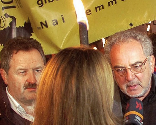 Dieter Mller (rechts) hlt zivilen Ungehorsam fr kein probates Protestmittel.   | Foto: Lauber