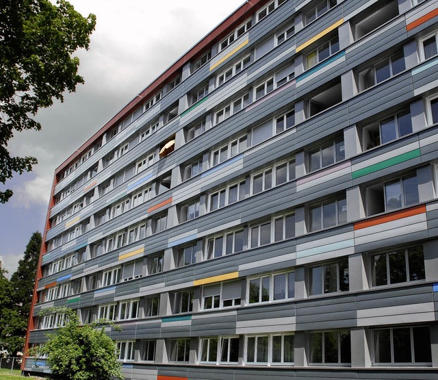Modernes Erscheinungsbild dank freundlicher Farbgebung und neuer Fenster   | Foto: Freiburger Stadtbau