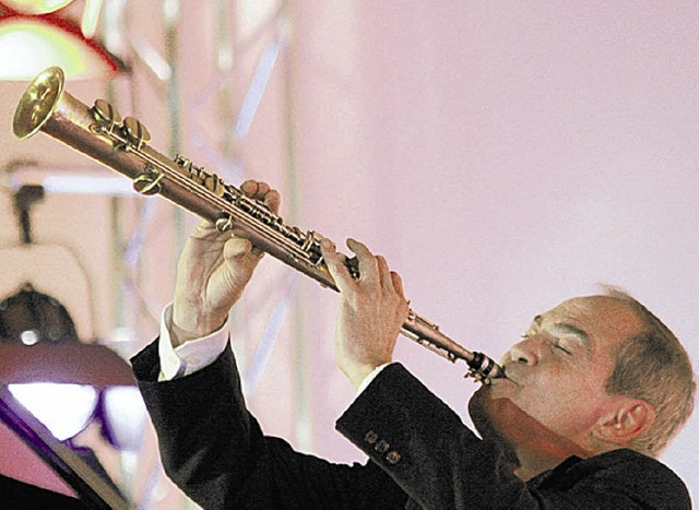 Olivier Franc entrichtet am Jazzfest s... auf Bechets goldenem Sopransaxophon.   | Foto: privat