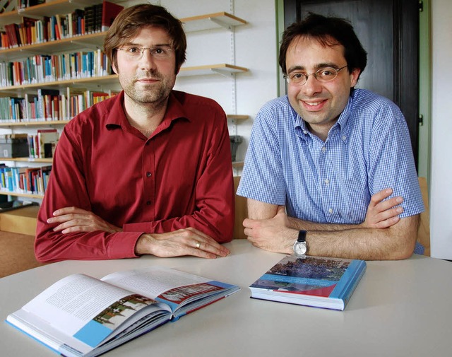Ren Dausner (links) und Paul Barone s...cht auf dem Bild: Gottfried Wiedemer.   | Foto: Ralf Burgmaier
