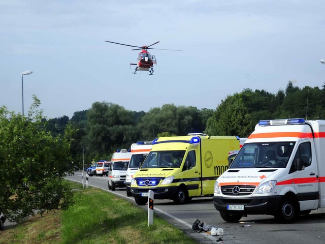 Ein Toter und fnf Schwerverletzte bei Unfall auf der B3.  | Foto: Wolfgang Knstle