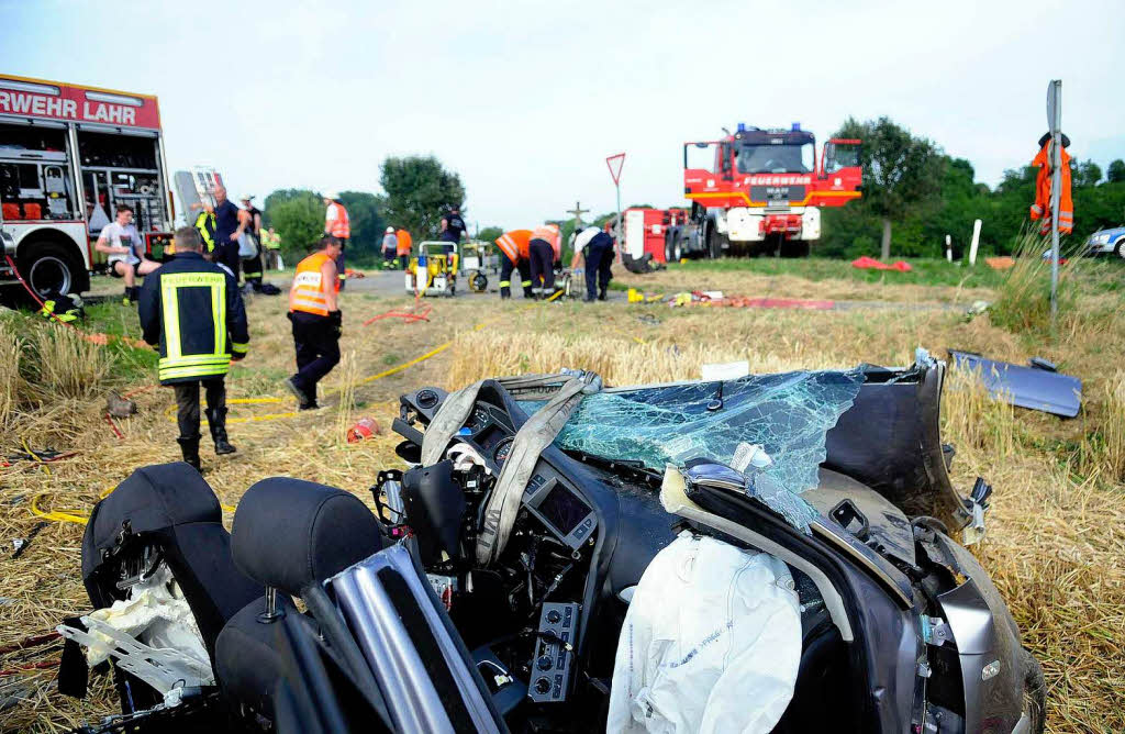 Schwerer Verkehrsunfall am Sulzer Kreuz – ein Mann stirbt, fnf Menschen werden schwer verletzt.