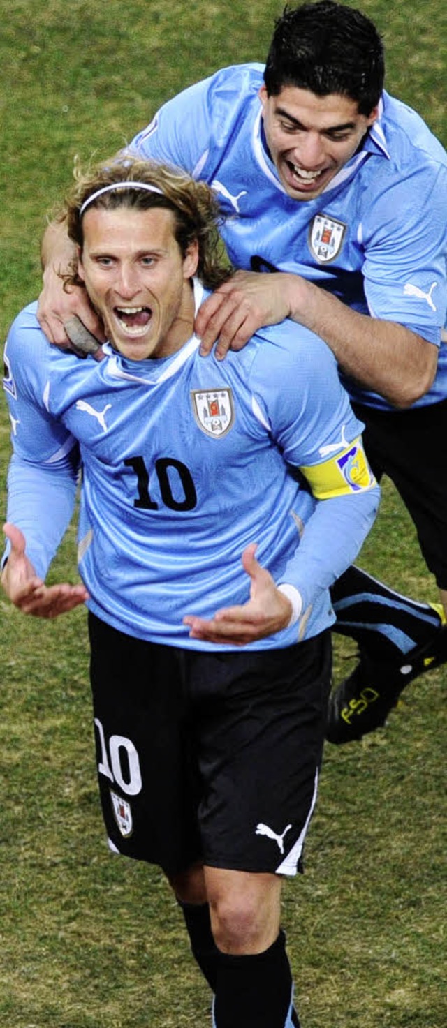 Uruguays erstklassige Offensive: Diego Forlan (vorne) und Luis Suarez  | Foto: AFP