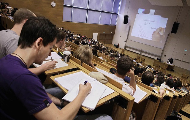 Studenten an der Johann-Wolfgang-Goethe-Universitt in Frankfurt   | Foto: DDP