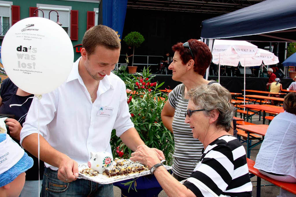 Auf dem Marktplatz stellte sich auch Breisachs Partnerstadt Oswiecim vor. Unter anderem konnte polnischer Kuchen probiert werden.