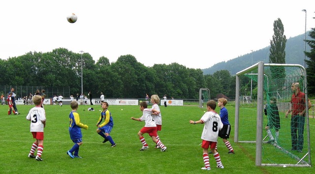 Fuballspielszene in Gutach  | Foto: Gnter Bank