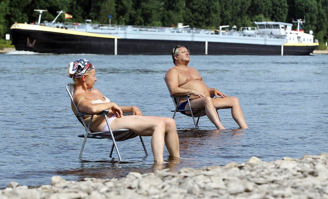 Na bitte, so geht&#8217;s auch: Nichts...in, sagte sich dieses Paar bei Koblenz  | Foto: dpa