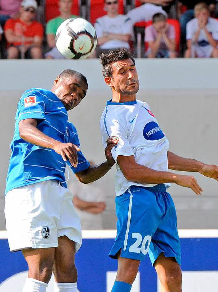 Cedrik Makadi, SCF (l) und Alpere Bagceci