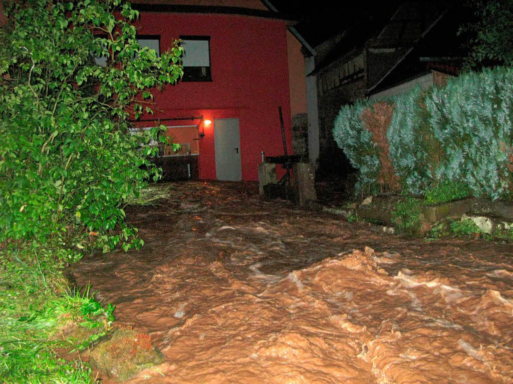 Das Hochwasser in Mnchweier.