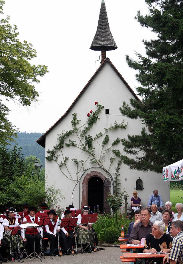 Der Jakobsweg von Hfingen bis Weil am...ar auch die Trachtenkapelle Breitnau.   | Foto: Silvia Faller