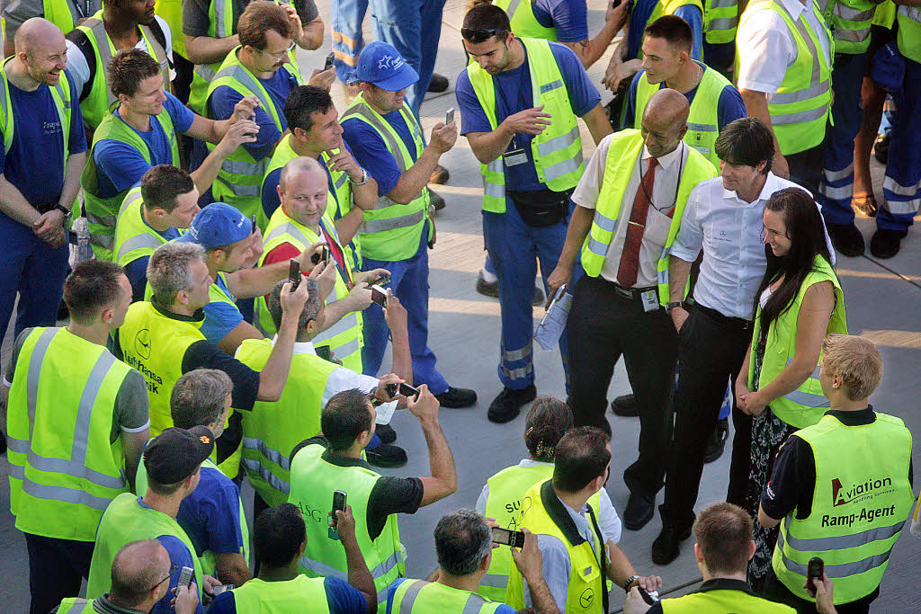 DAS VOLK Fussball International Badische Zeitung