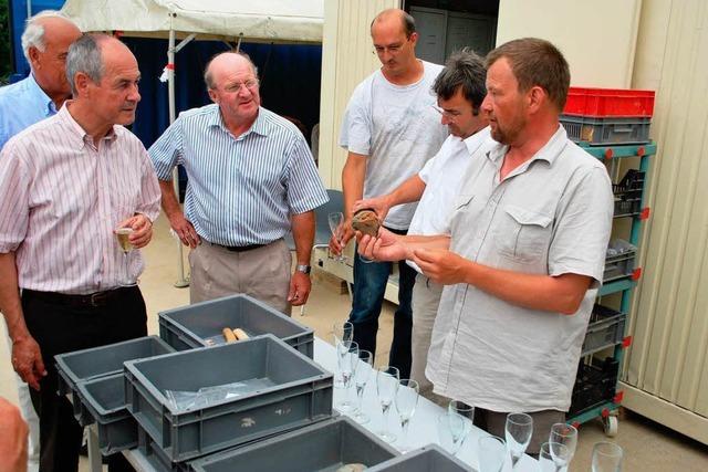 Landwirtschaftsminister Rudolf Kberle informiert sich ber Probleme der Landwirte