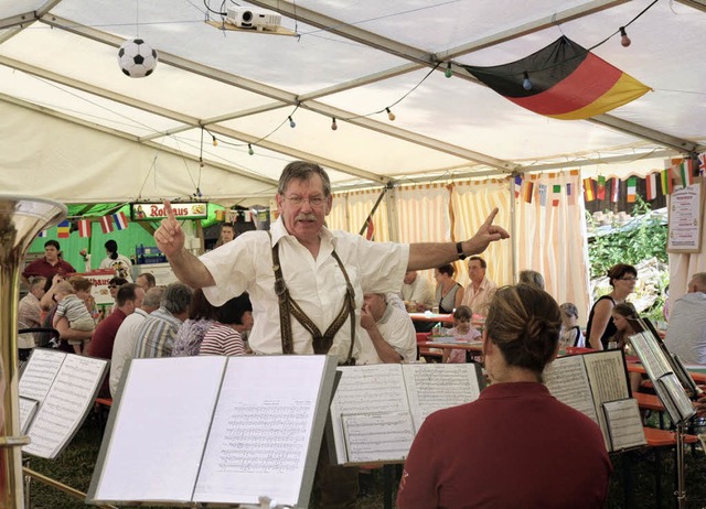 Viel musikalische Unterhaltung beim Dorffest.  | Foto: Birgit Rde