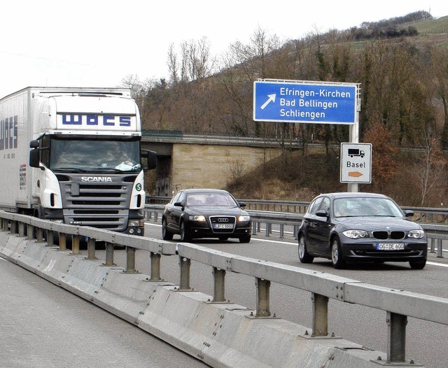 Eine Flche  bei der Autobahnausfahrt ...lle mit Lkw-Stellpltzen im Gesprch.   | Foto: Langelott