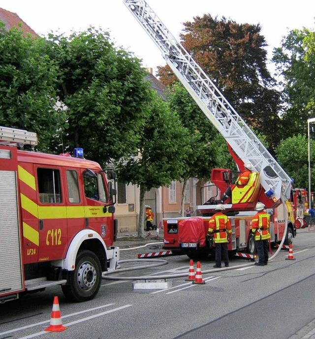 Menschenrettung bte die Feuerwehr Kenzingen in der Offenburger-Strae.  | Foto: Feuerwehr Kenzingen