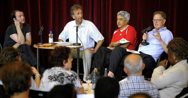 Miguel Garcia (3. von links) mit den S...ts) sowie Moderator Sebastian Bargon.   | Foto: kunz